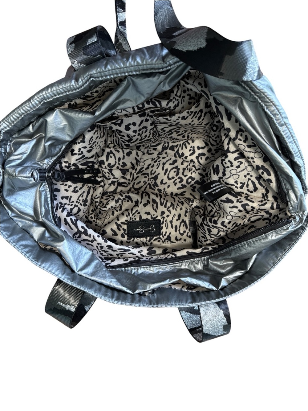 Large Jessica Simpson Puffer Bag / Diaper Bag - Picture 4 of 11